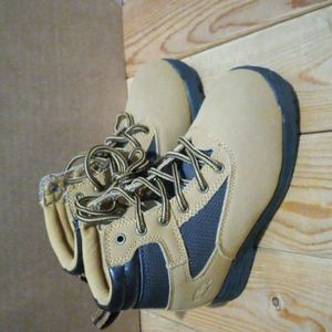 Boys boots NWOT